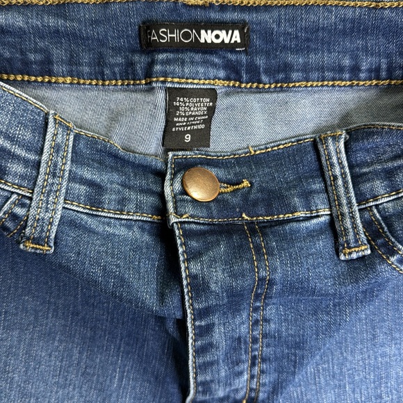 Fashion Nova High Rise Denim - Picture 3 of 4
